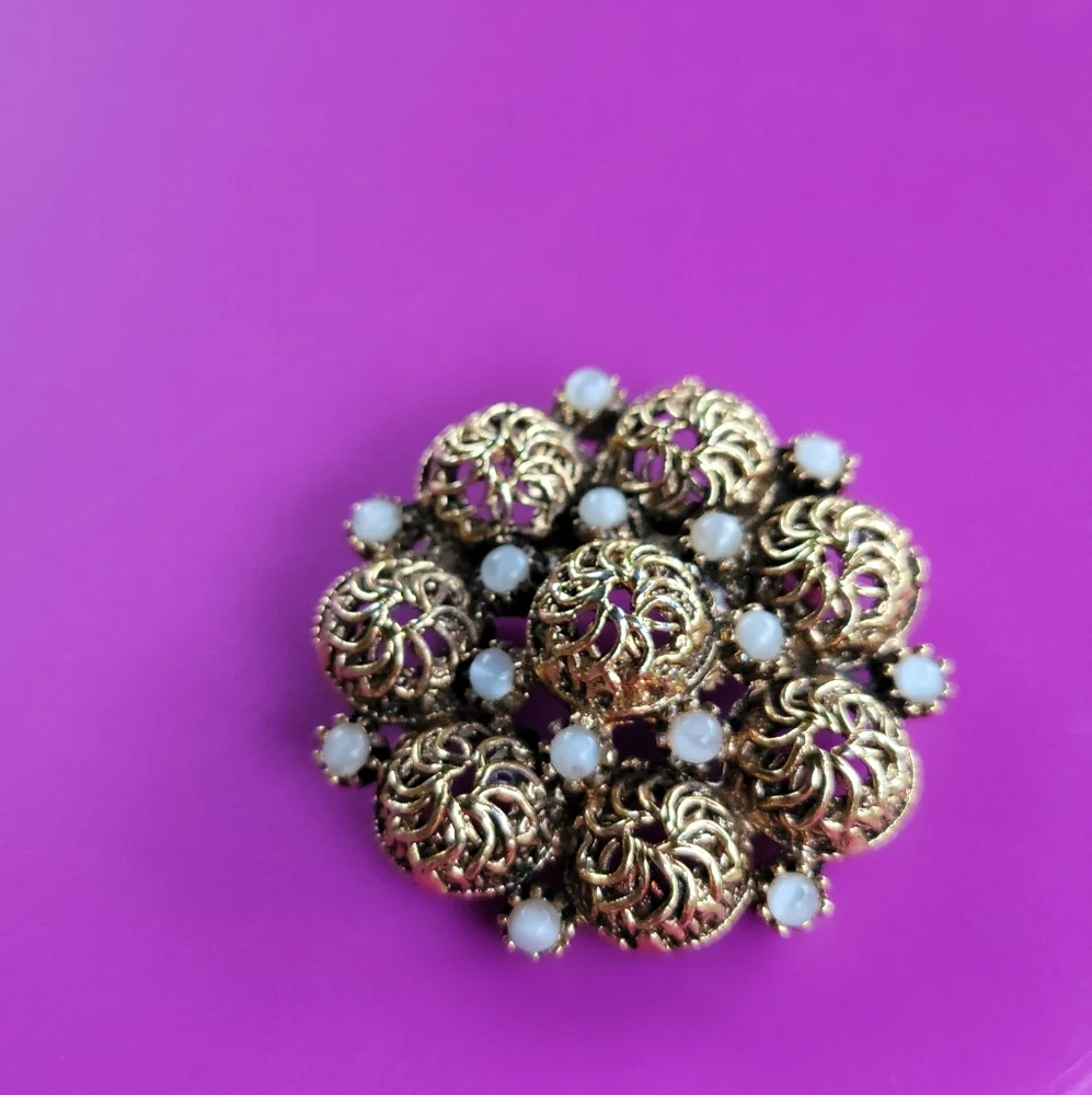 Vtg Pin - Picture 1 of 3